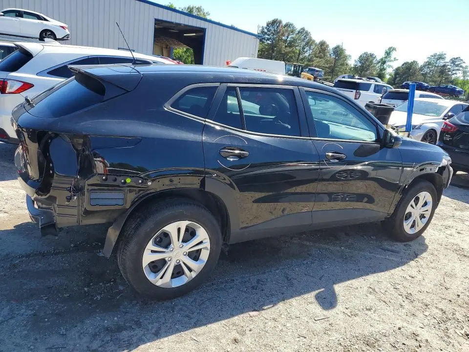 2025 CHEVROLET TRAX LS  
