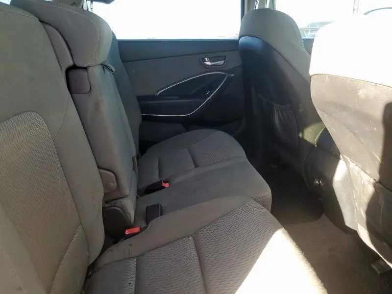 2016 HYUNDAI SANTA FE SE  