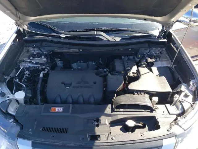 2019 MITSUBISHI OUTLANDER SE