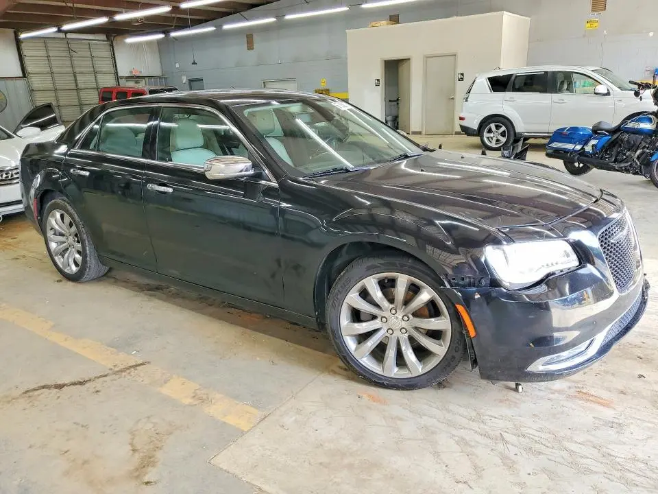 2019 CHRYSLER 300 LIMITED  