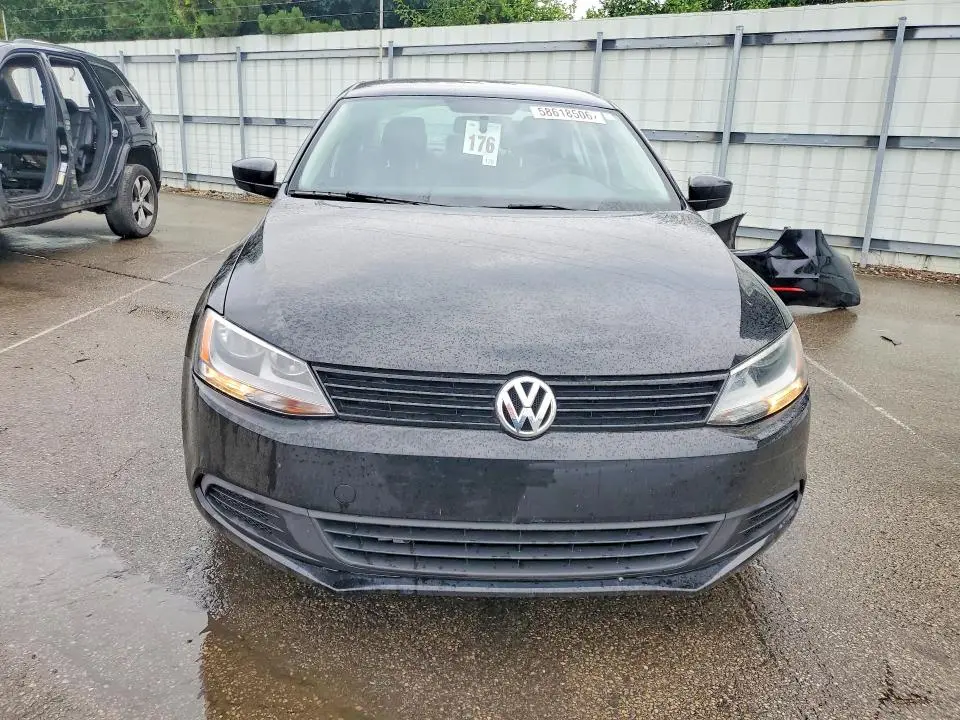 2013 VOLKSWAGEN JETTA BASE  