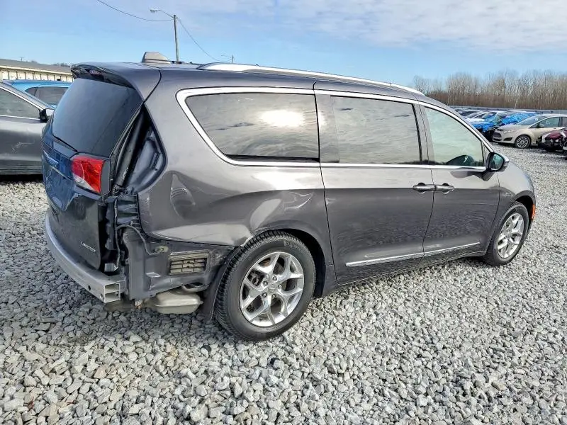 2017 CHRYSLER PACIFICA LIMITED  