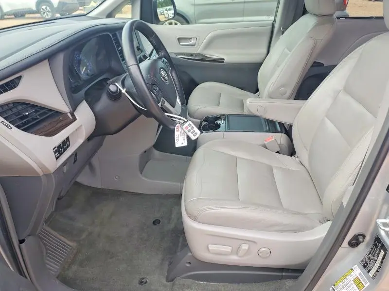 2015 TOYOTA SIENNA XLE 8-PASSENGER  