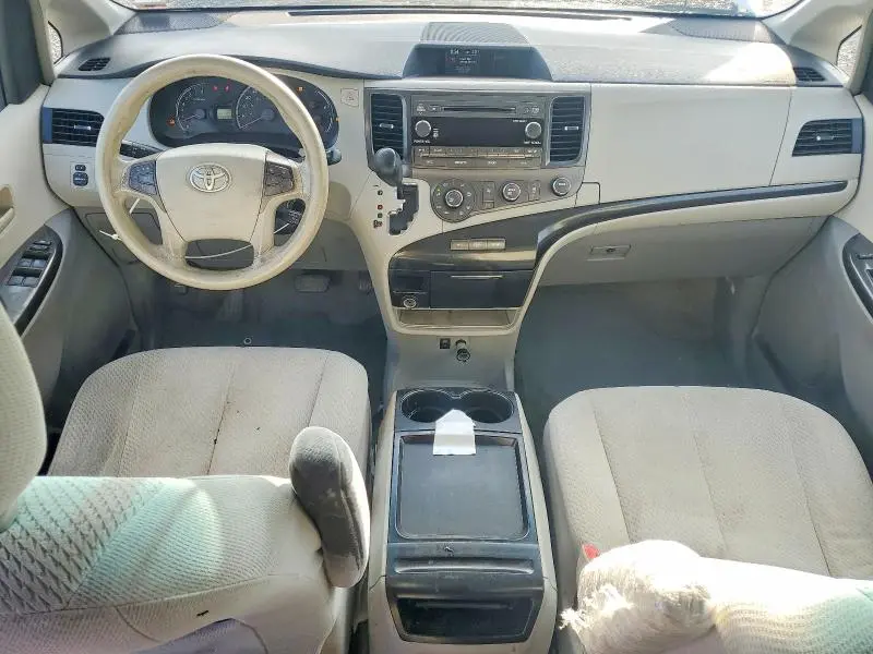 2011 TOYOTA SIENNA LE  