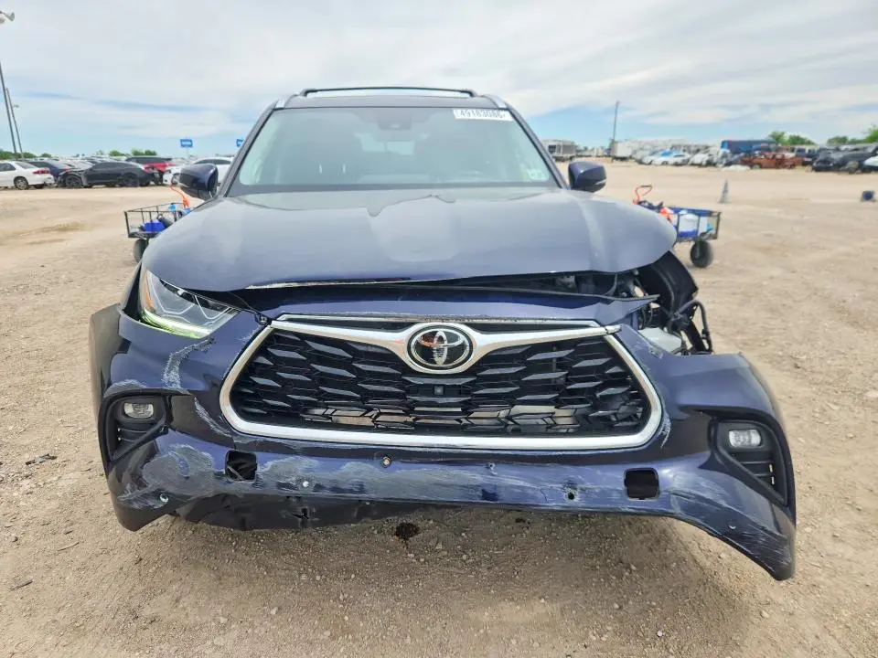 2022 TOYOTA HIGHLANDER LIMITED  
