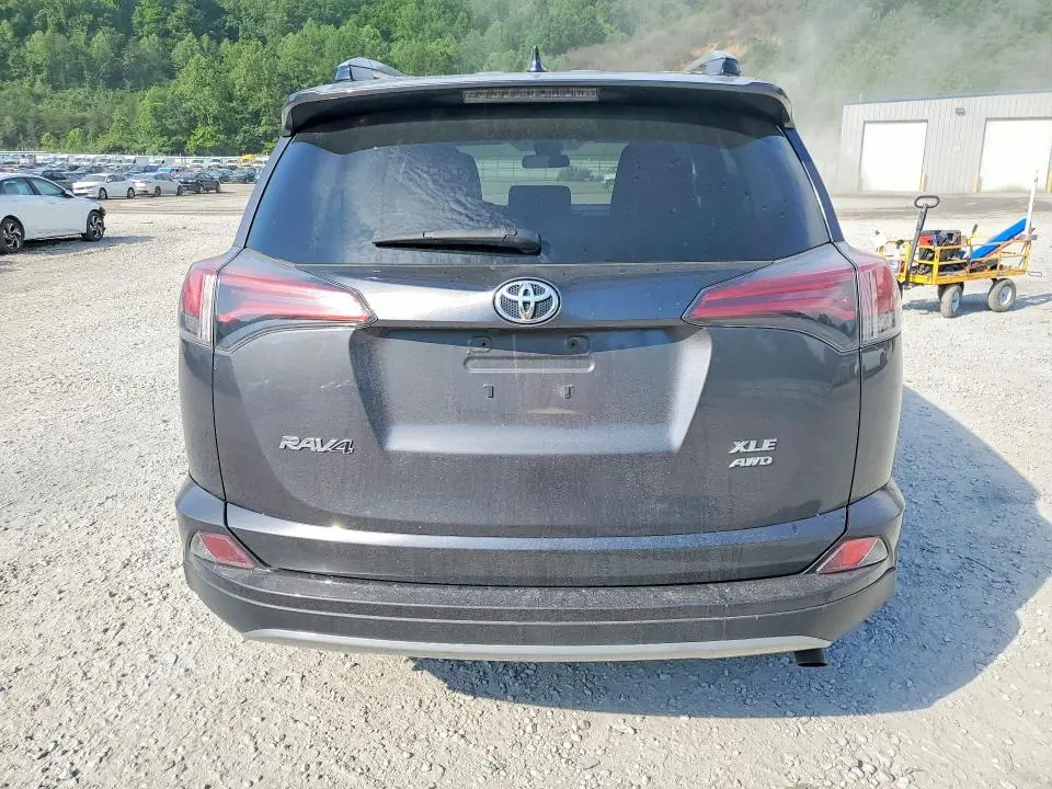 2018 TOYOTA RAV4 XLE  