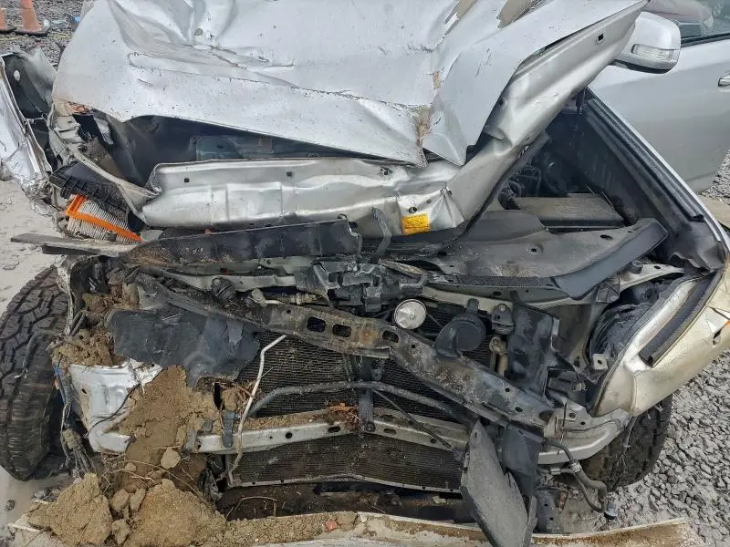 2011 TOYOTA 4RUNNER SR5  