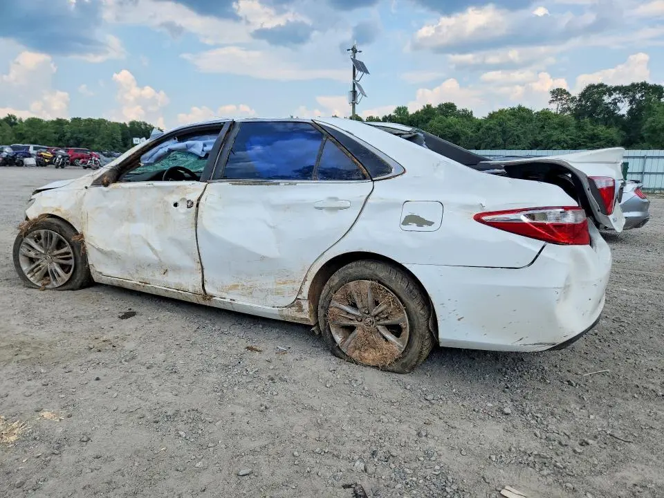 2016 TOYOTA CAMRY SE  