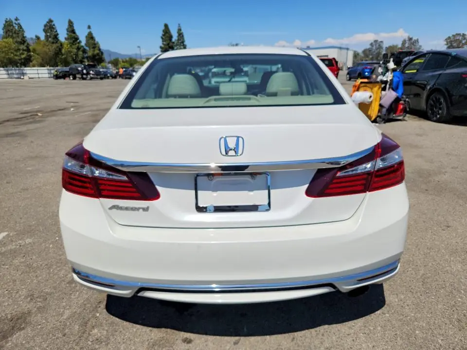 2017 HONDA ACCORD LX  