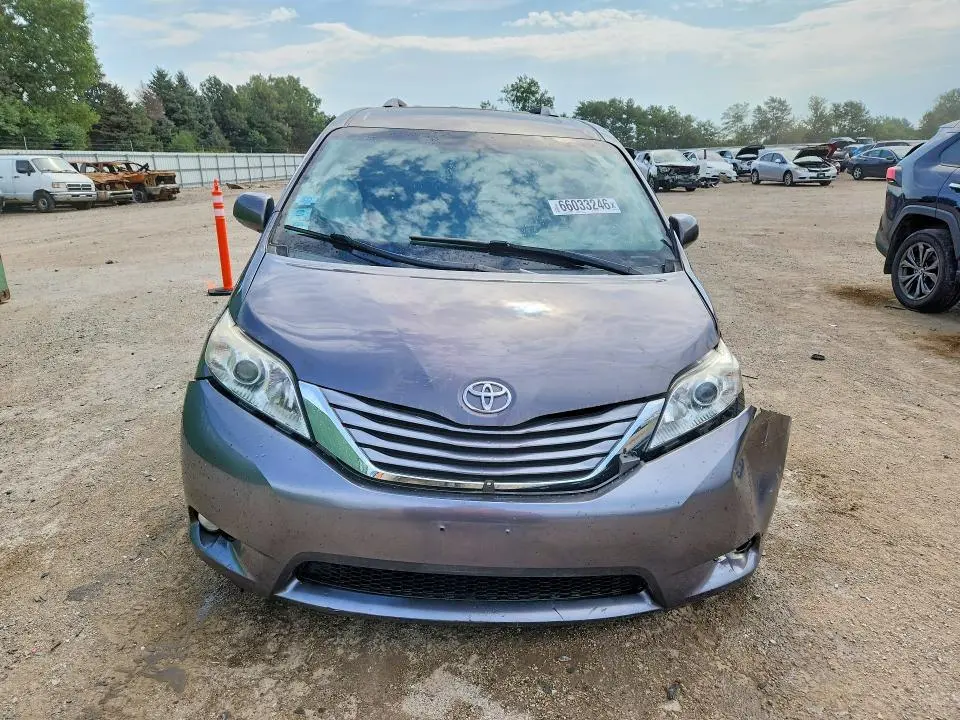 2015 TOYOTA SIENNA XLE PREMIUM 8-PASSENGER  