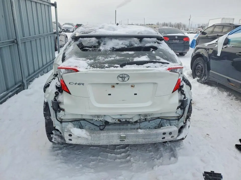 2019 TOYOTA C-HR XLE  