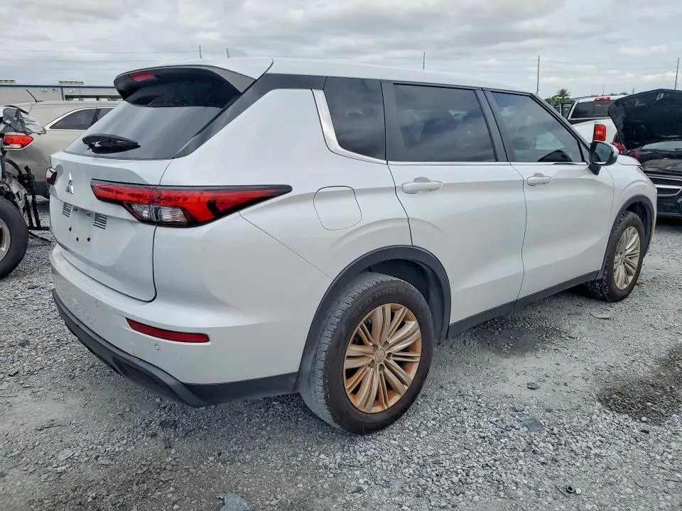 2024 MITSUBISHI OUTLANDER ES  