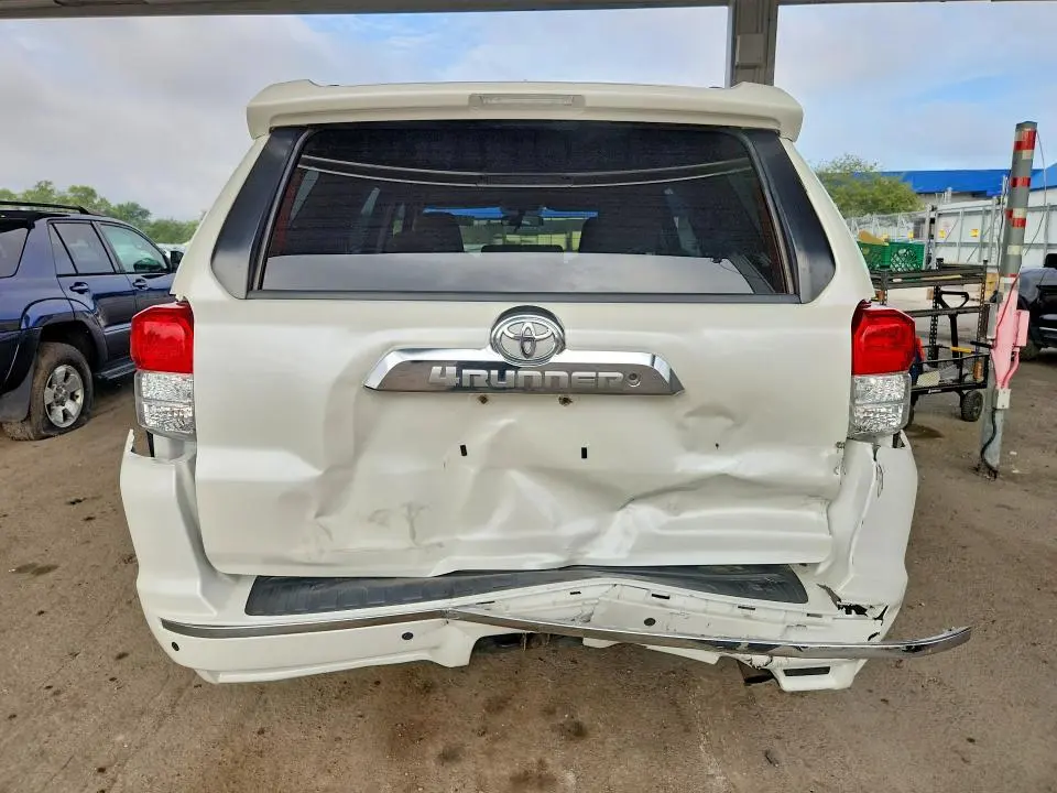 2013 TOYOTA 4RUNNER SR5  