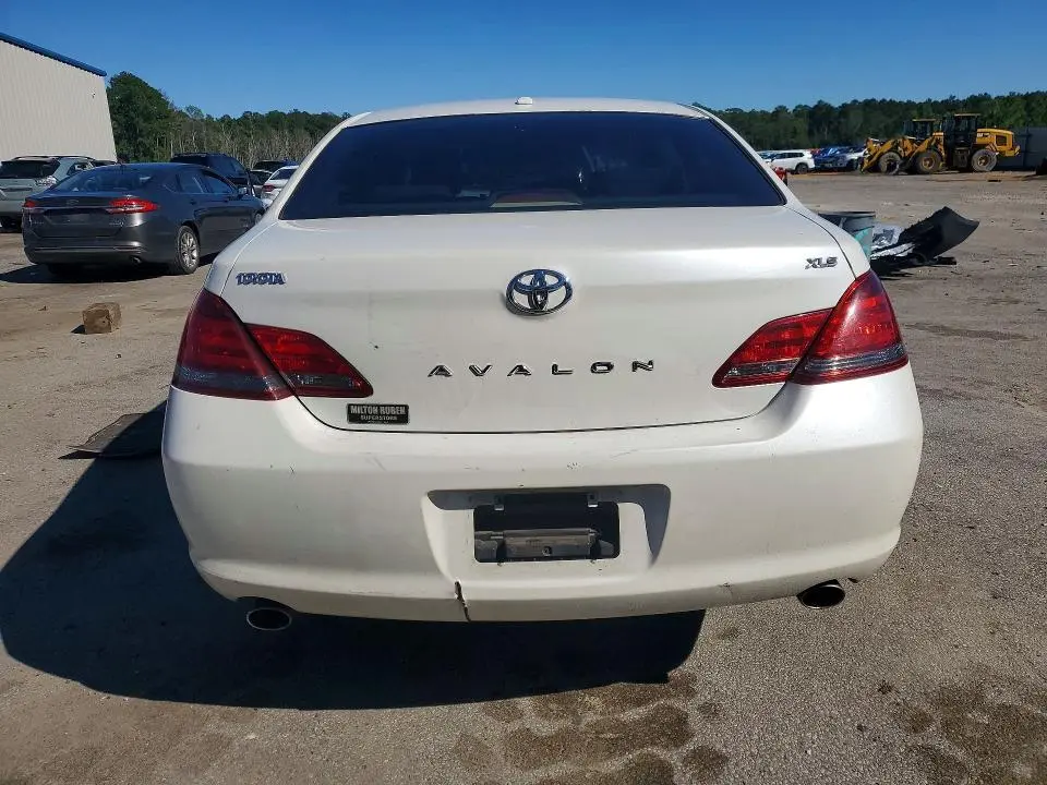 2010 TOYOTA AVALON XLS  