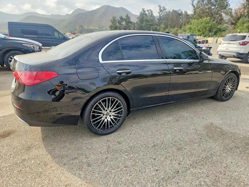 2025 MERCEDES-BENZ C 300  