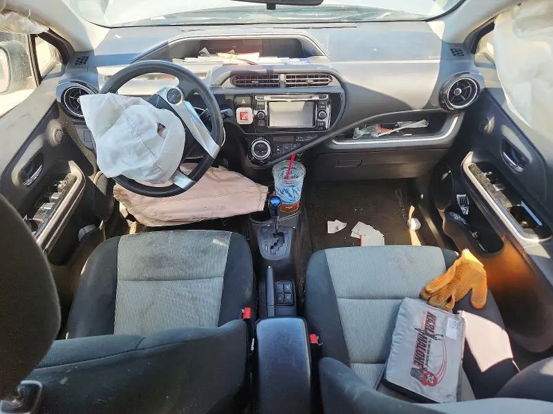 2016 TOYOTA PRIUS C TWO  