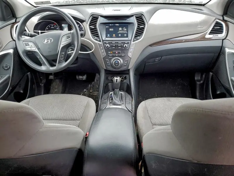 2017 HYUNDAI SANTA FE SE  