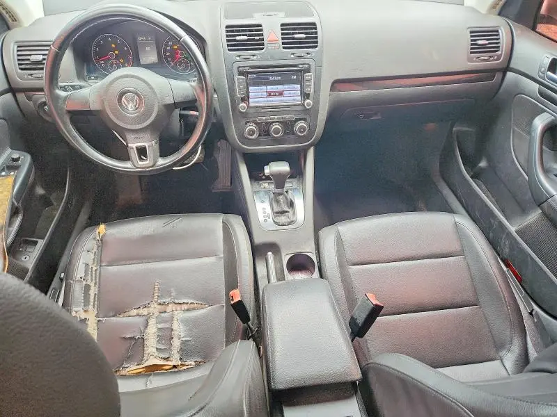 2010 VOLKSWAGEN JETTA SE  