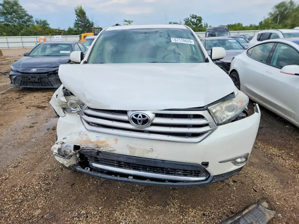 2012 TOYOTA HIGHLANDER SE  
