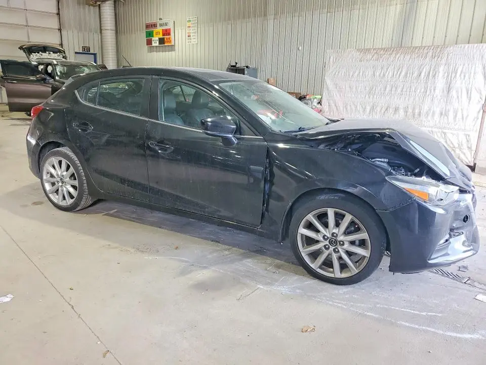 2017 MAZDA 3 TOURING  