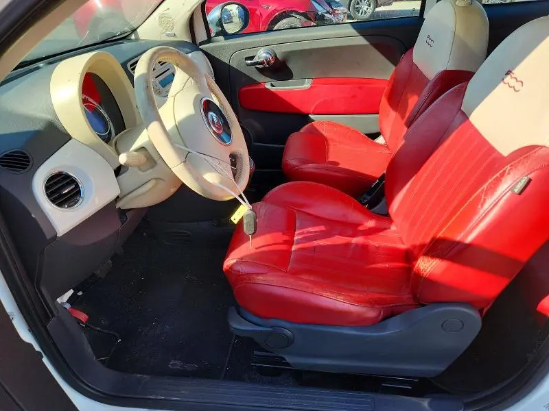2012 FIAT 500 LOUNGE  