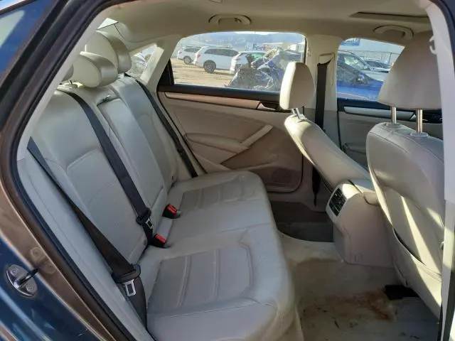 2014 VOLKSWAGEN PASSAT SE  