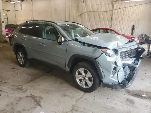 2021 TOYOTA RAV4 XLE  