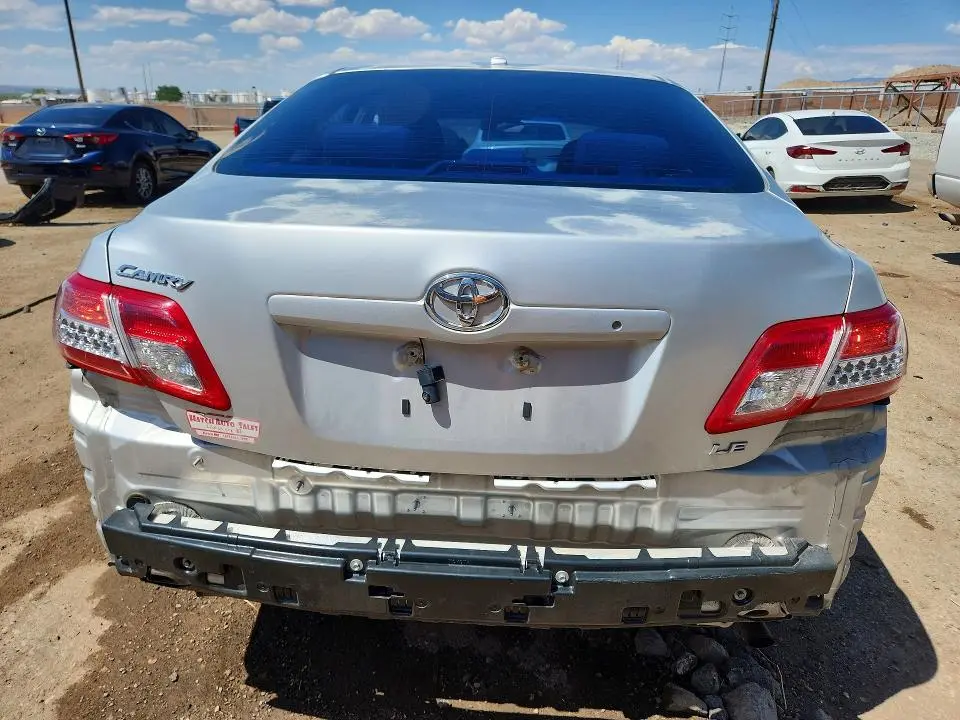 2011 TOYOTA CAMRY LE  