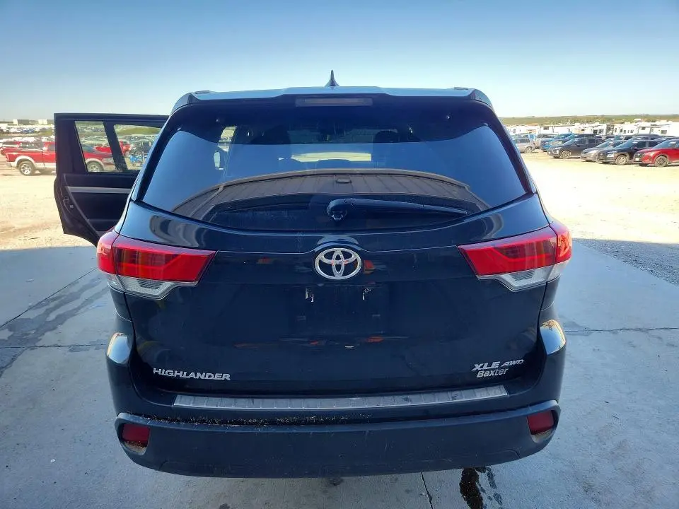 2017 TOYOTA HIGHLANDER XLE  