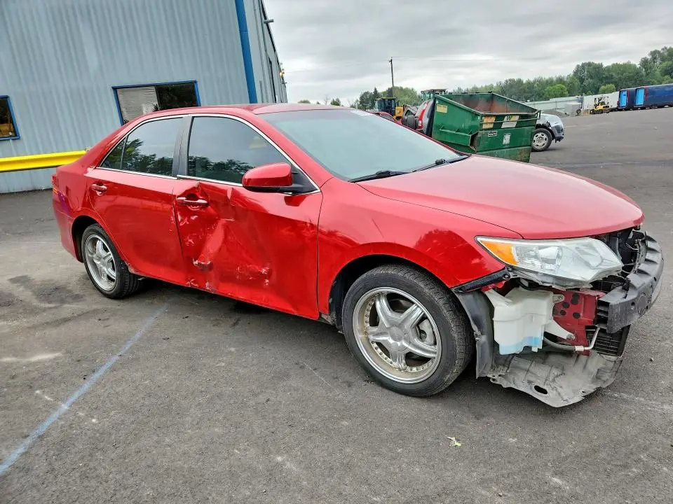 2013 TOYOTA CAMRY LE  