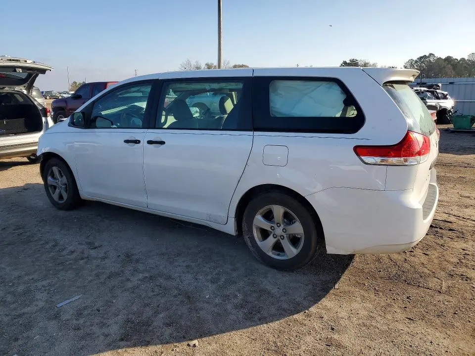 2013 TOYOTA SIENNA   