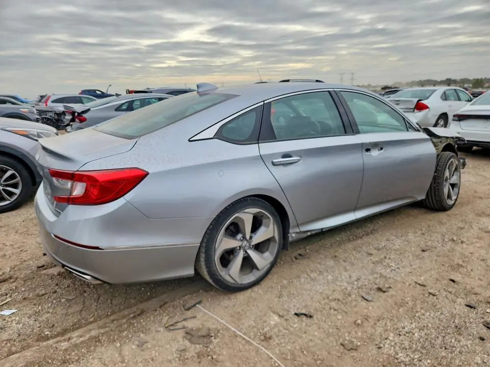 2018 HONDA ACCORD TOURING  