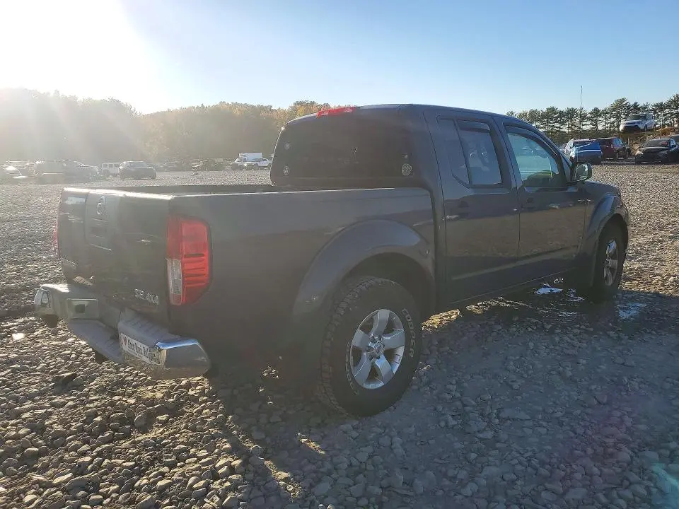 2010 NISSAN FRONTIER SE V6  