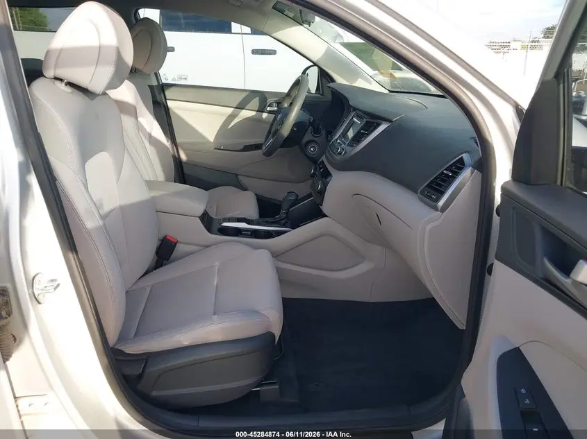 2018 HYUNDAI TUCSON SE