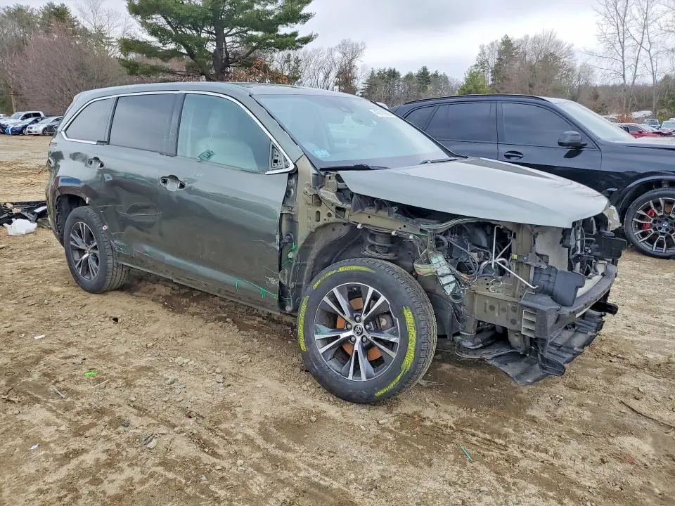 2018 TOYOTA HIGHLANDER LE PLUS  