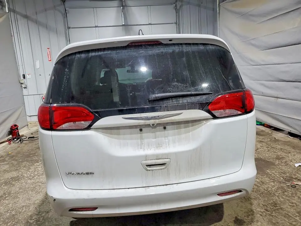 2021 CHRYSLER VOYAGER LX  