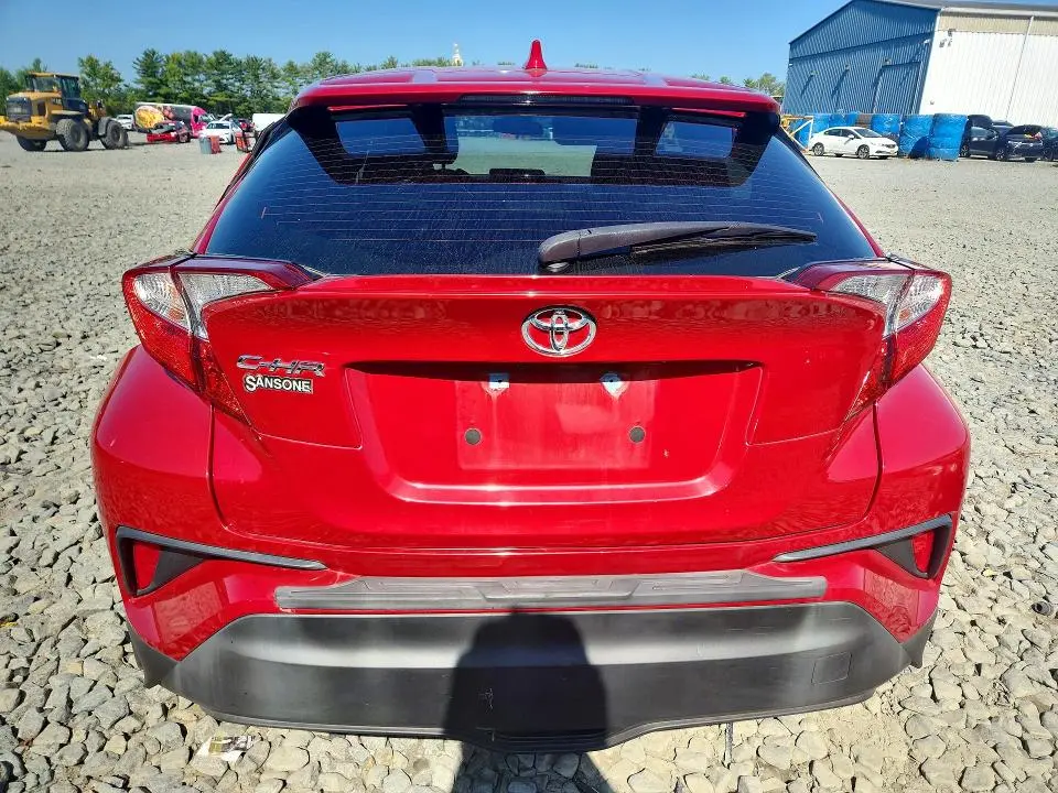 2020 TOYOTA C-HR LE  