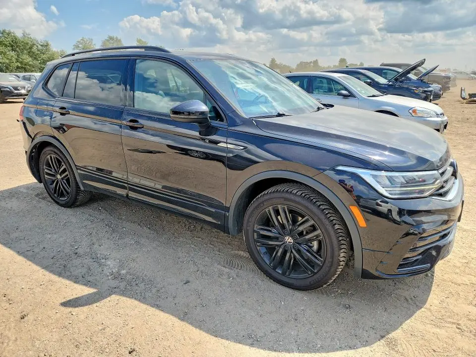 2022 VOLKSWAGEN TIGUAN SE R-LINE BLACK  
