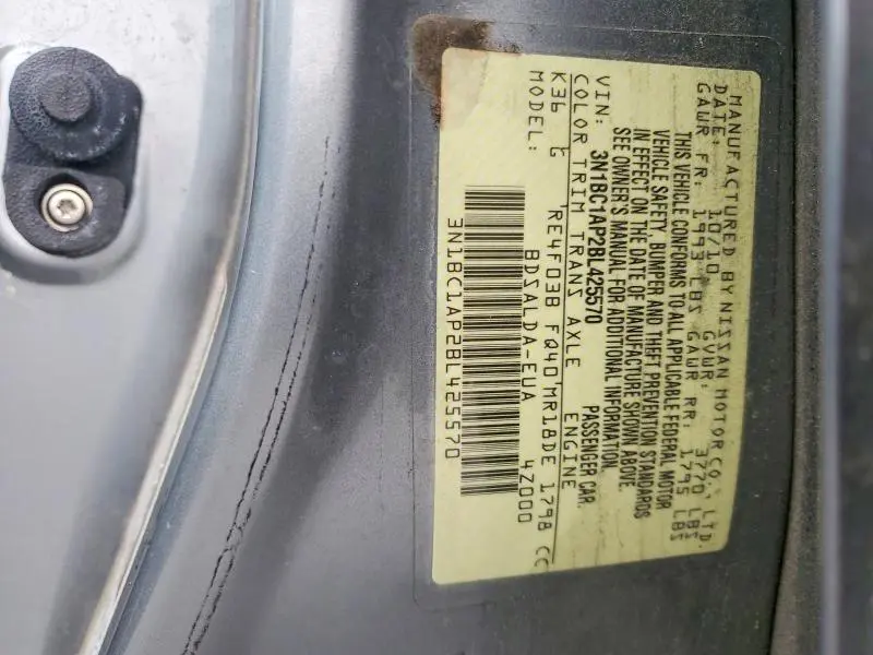 2011 NISSAN VERSA 1.8 S  