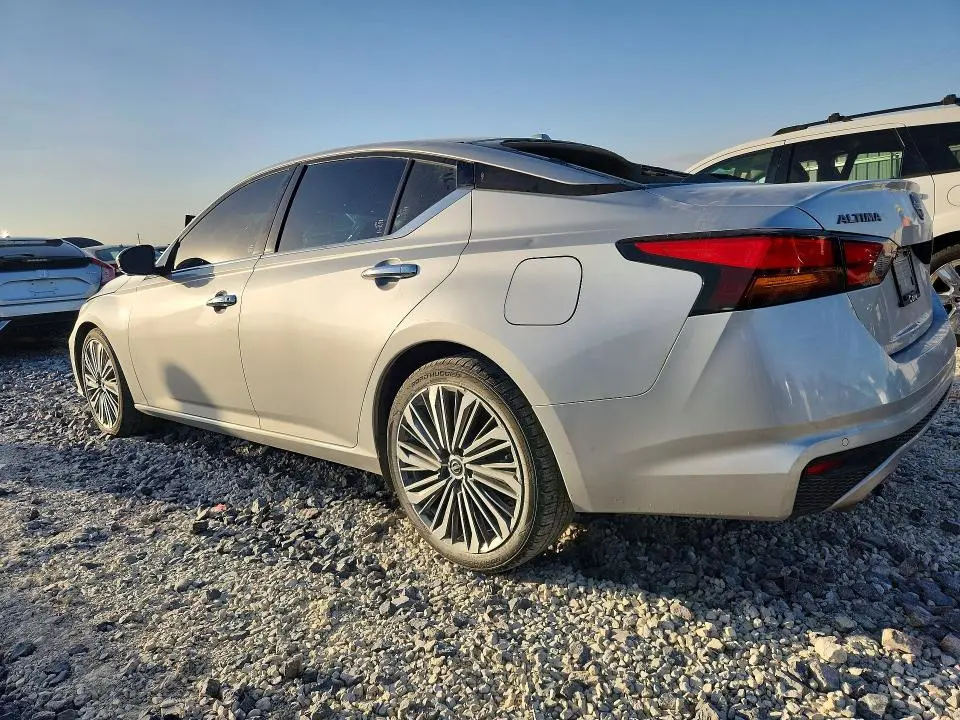 2023 NISSAN ALTIMA SL  