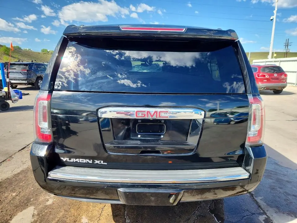 2018 GMC YUKON XL DENALI  