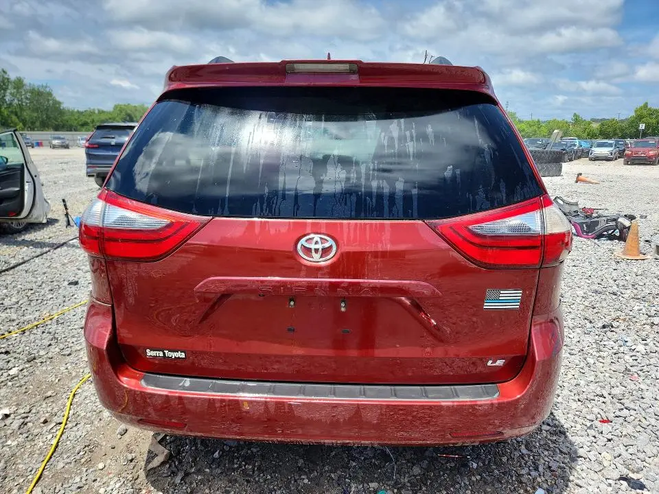 2020 TOYOTA SIENNA LE  