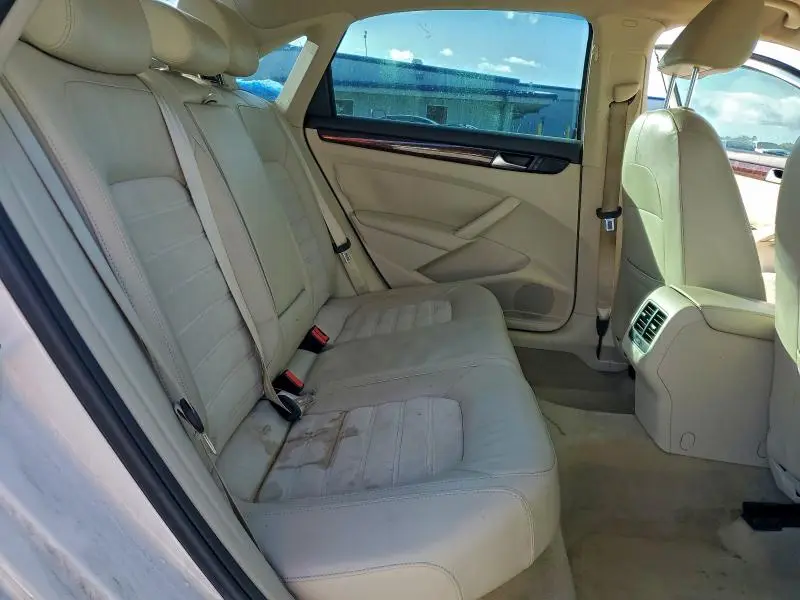 2013 VOLKSWAGEN PASSAT SEL  