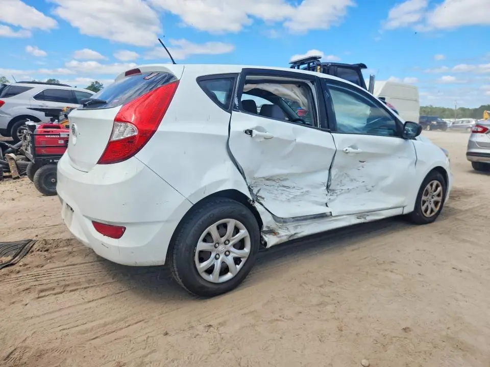 2012 HYUNDAI ACCENT GS  