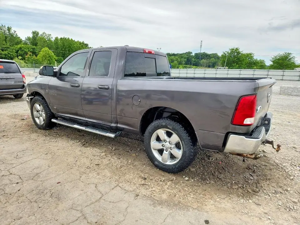 2016 RAM 1500 SLT  