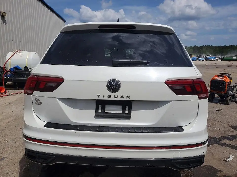 2024 VOLKSWAGEN TIGUAN SE R-LINE BLACK  