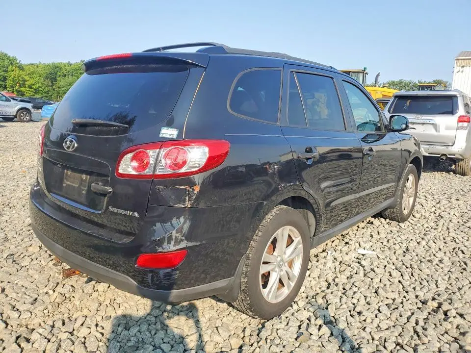 2011 HYUNDAI SANTA FE SE  