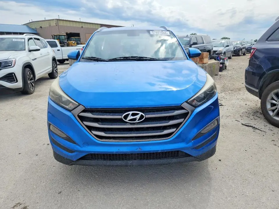 2016 HYUNDAI TUCSON SE  