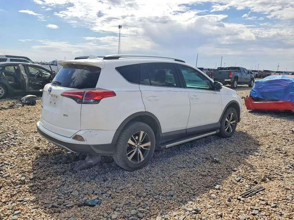 2017 TOYOTA RAV4 XLE  