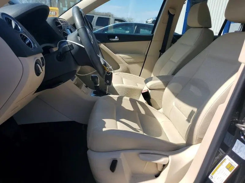 2016 VOLKSWAGEN TIGUAN S  